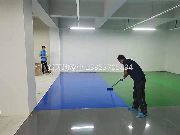 地坪漆施工隊(duì)環(huán)氧地坪漆怎么施工
